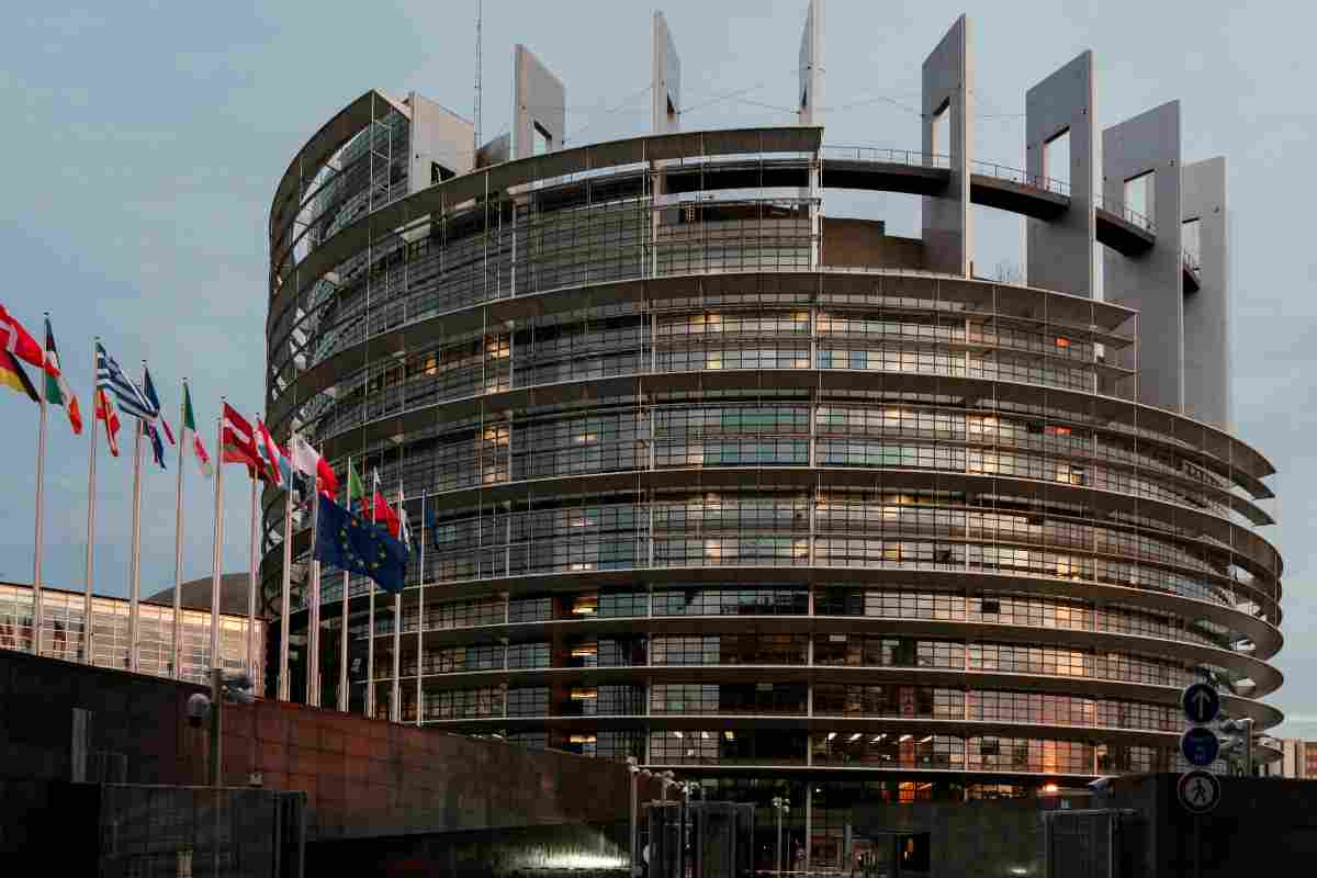 l'unione europea attiva il dma e google si adatta